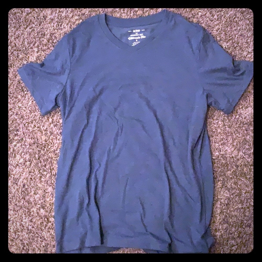 Urban pipeline v-neck T-shirt